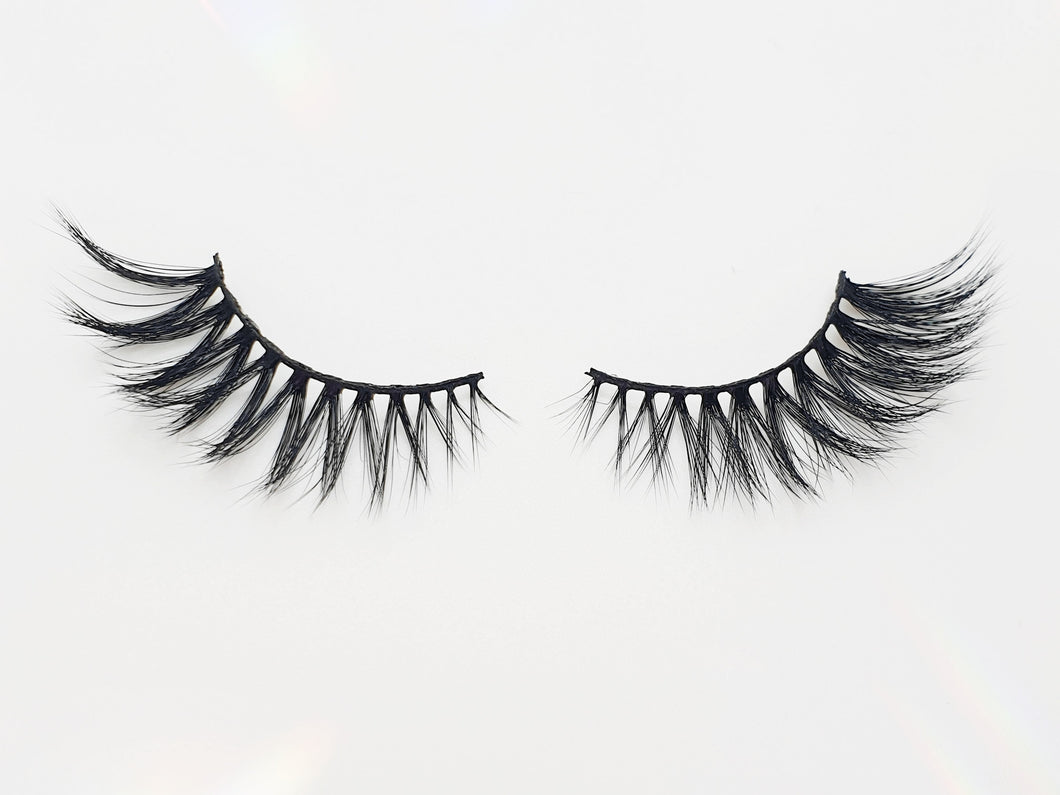 Cat Eye Glam Strip Lashes